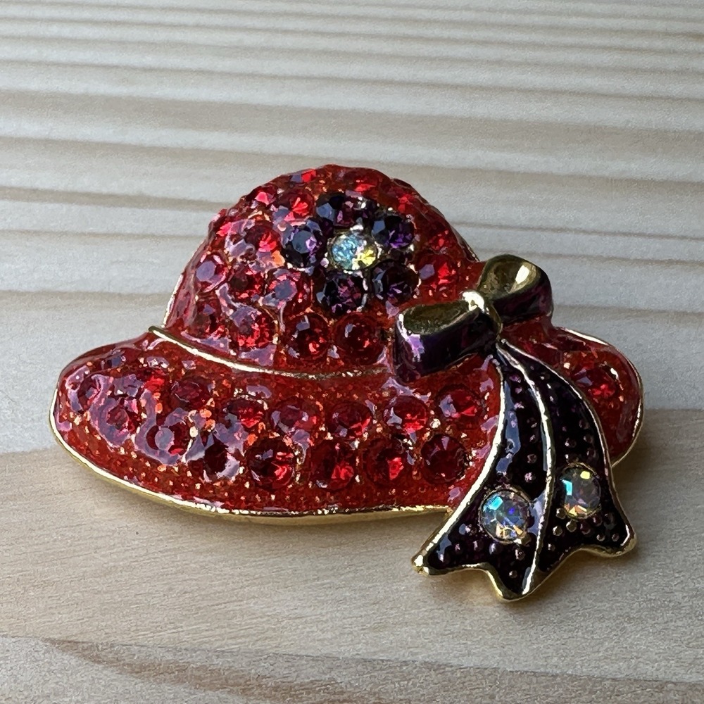 Red Hat Society Brooch Pin‎ Pendant 1.75 Inch Red Enamel Purple Crystals Gold